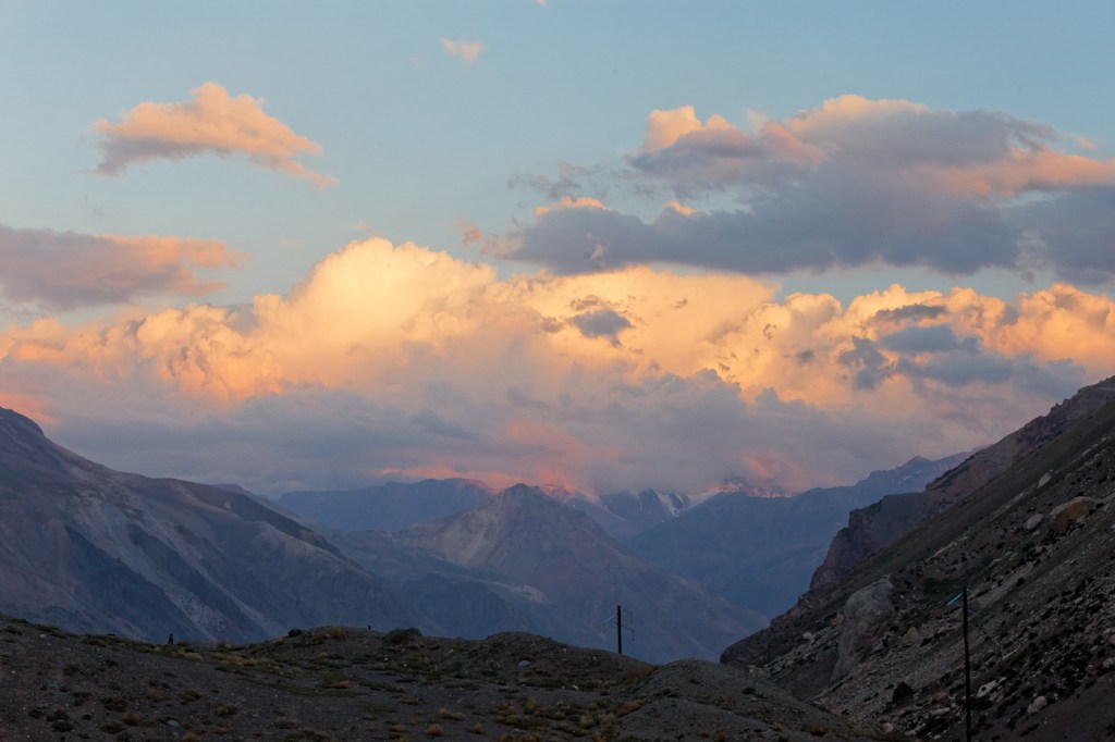 Depuis le parc Aconcagua, un dernier coup d'oeil vers l'Argentine ...